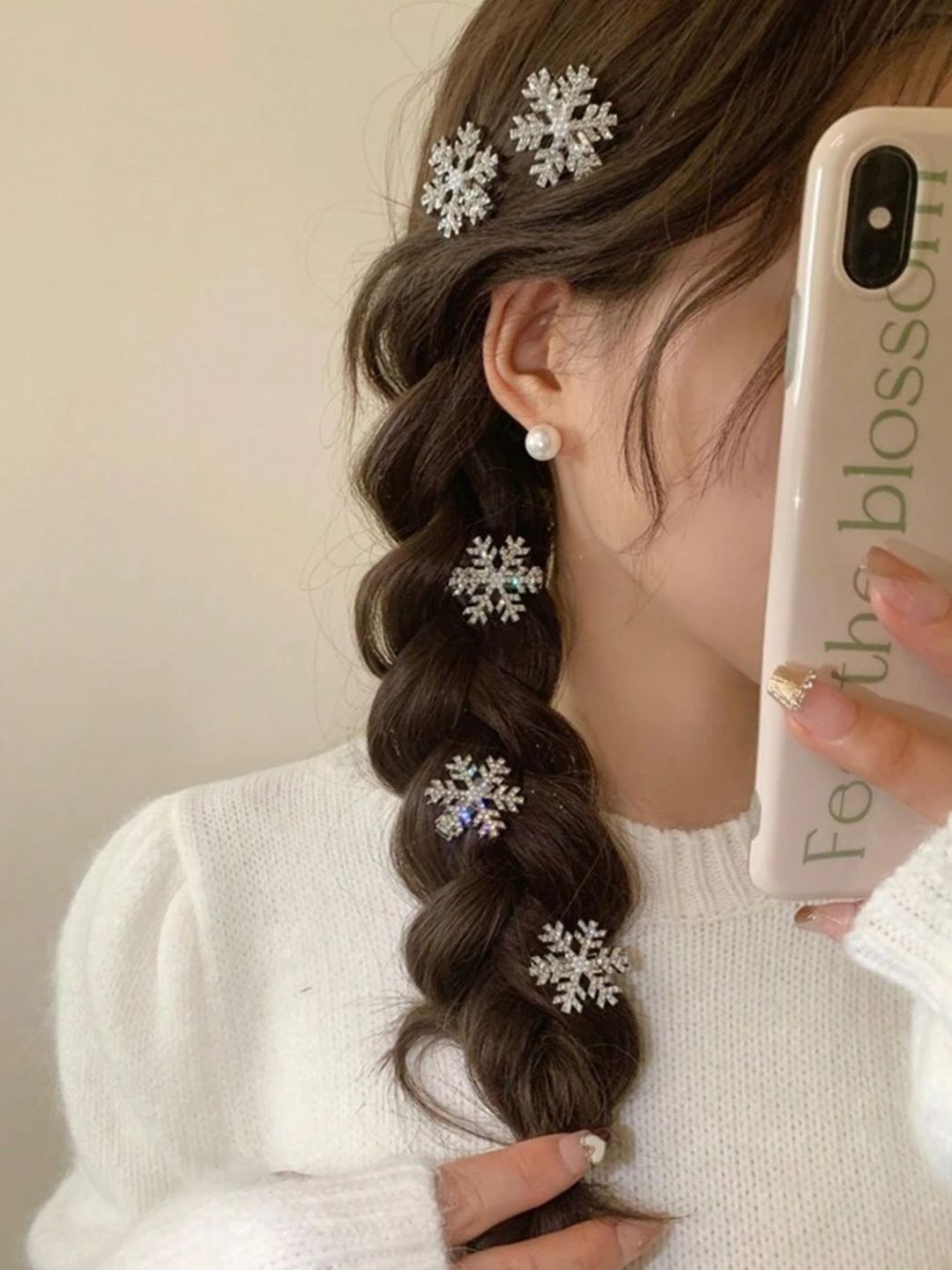 Ziory Girls Set Of 5 Snowflake Applique Detailed Pearls Embellished Hair Clips