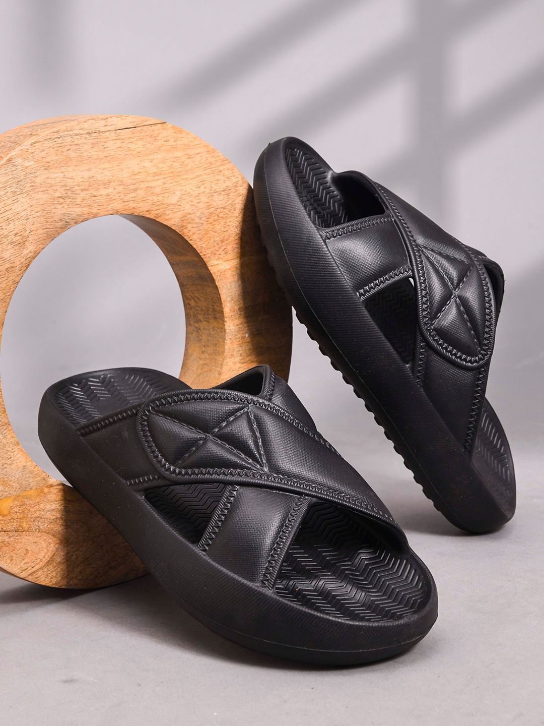 COGS Men Sliders-picture-49