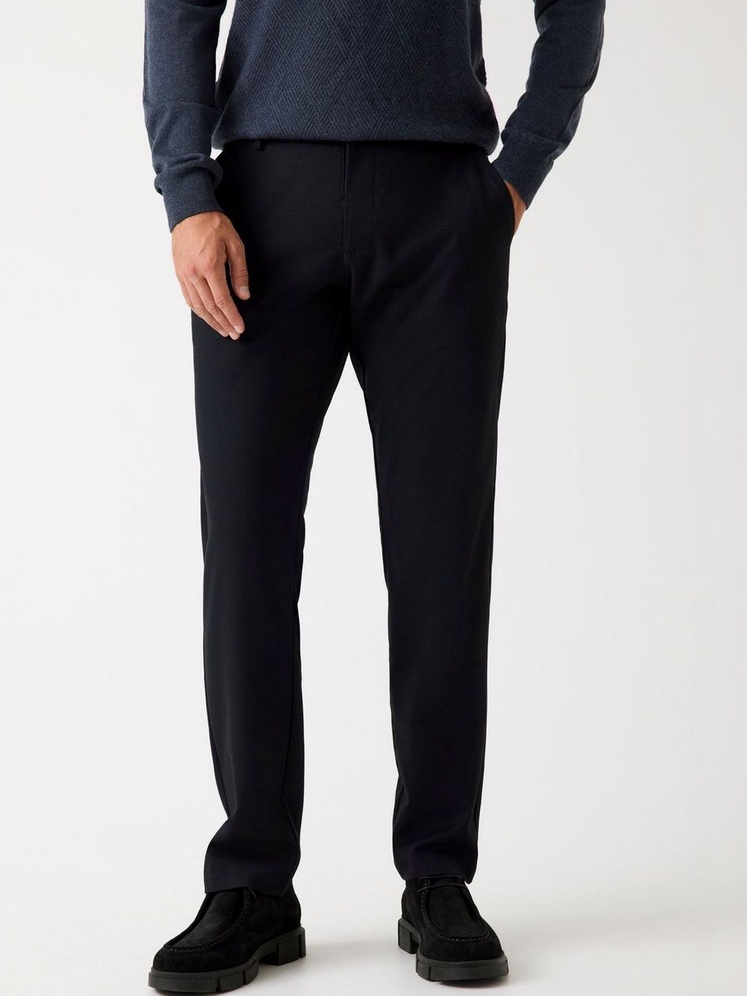 GUESS Men Slim Fit Mid-Rise Trousers-picture-20