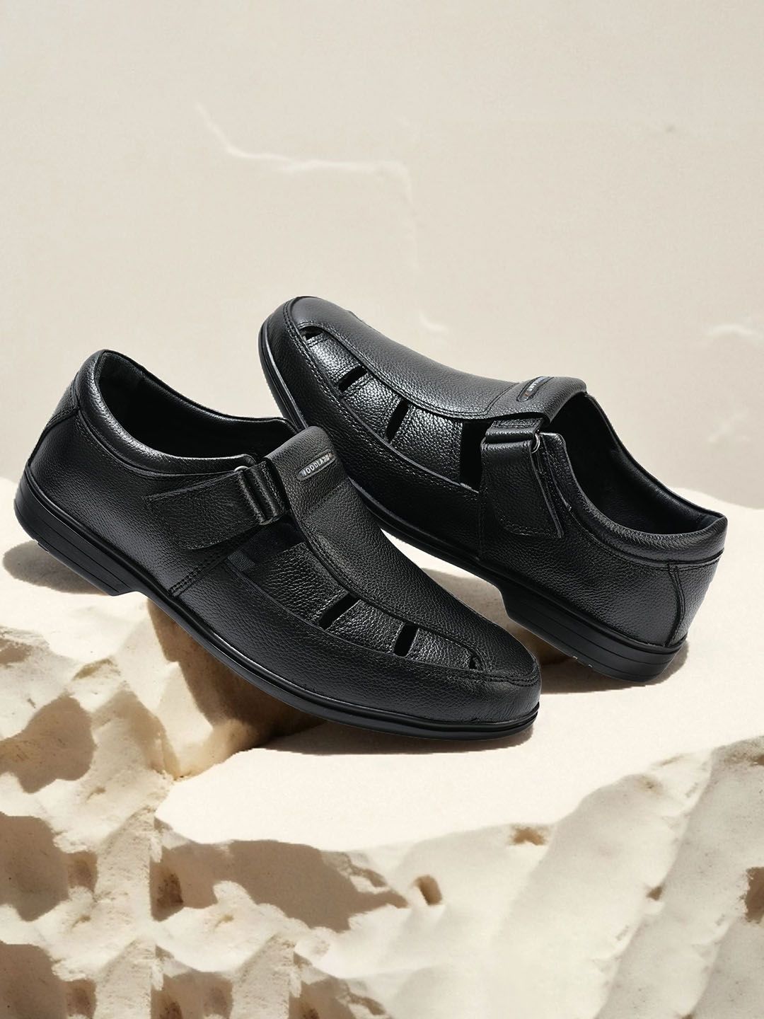 Woodland Men Textured Leather Shoe-Style Sandals-picture-33