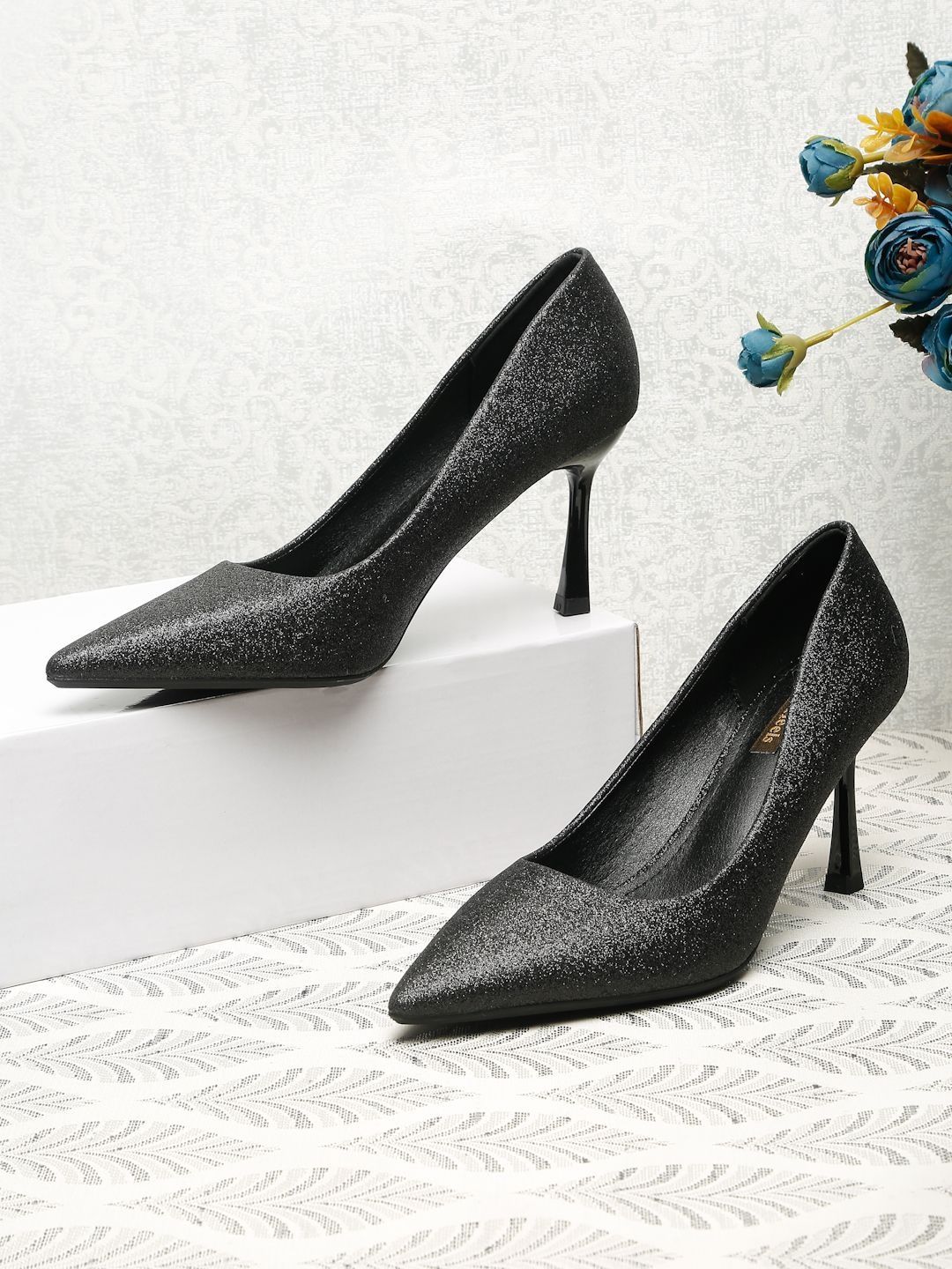 Flat n Heels Flat n Heels Women Textured Slim Heel Pumps