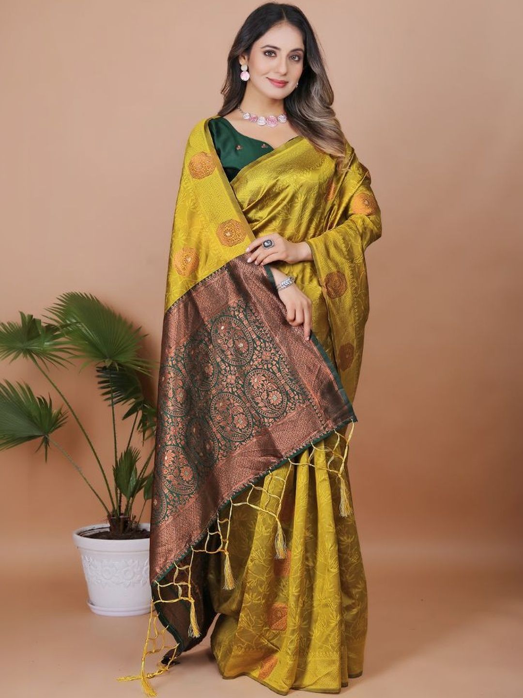 VASTRAAVEDAA Ethnic Motifs Zari Art Silk Handloom Banarasi Saree-picture-16