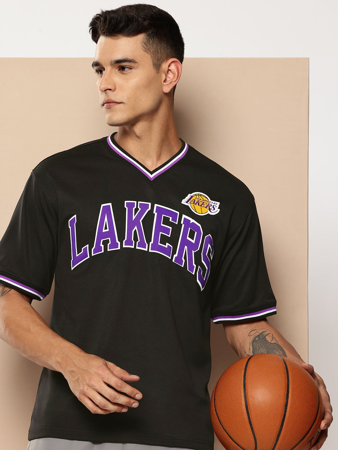 NBA Los Angeles Lakers Printed V-Neck Drop-Shoulder Sleeves Oversized T-Shirt-picture-11