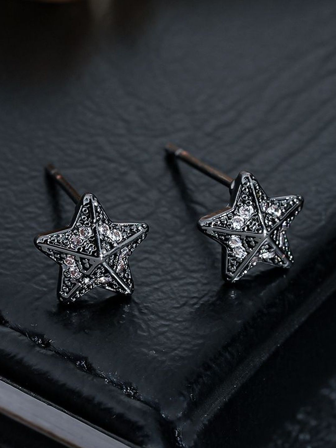 StyleCast x Revolte Men Copper Plated Zircon Studded Star Shaped Studs-picture-30