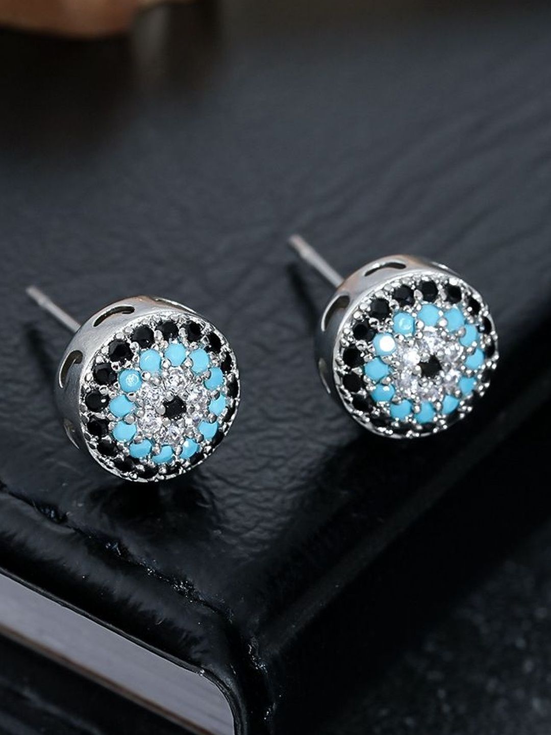 StyleCast x Revolte Men Silver-Plated Zircon Studded Circular Shaped Studs-picture-11