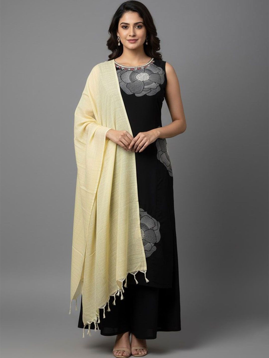 Sangria Women Cotton Tasseled Ethnic Dupatta