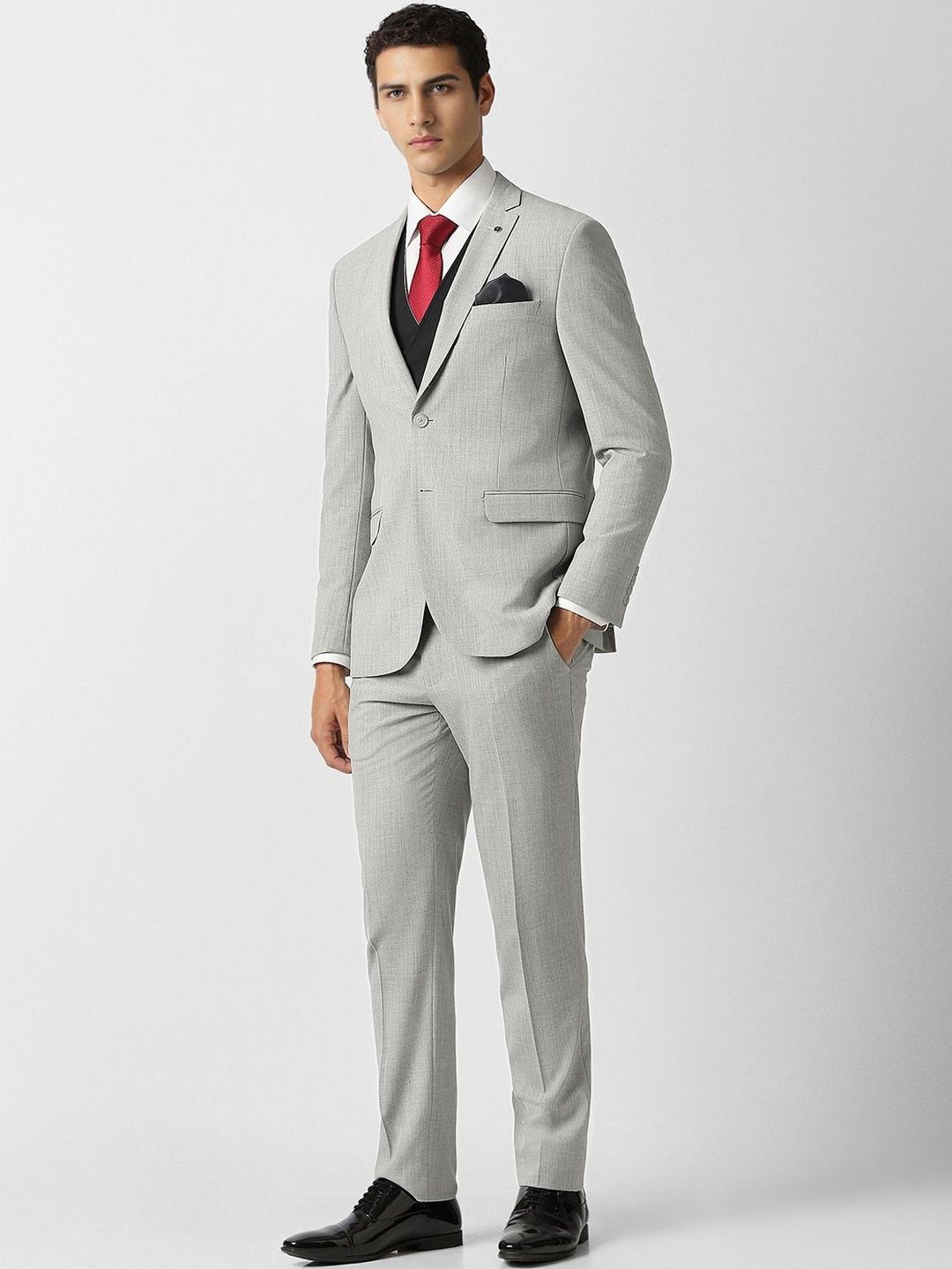 Van Heusen Slim-Fit Single-Breasted Three-Piece Formal Suit-image-39