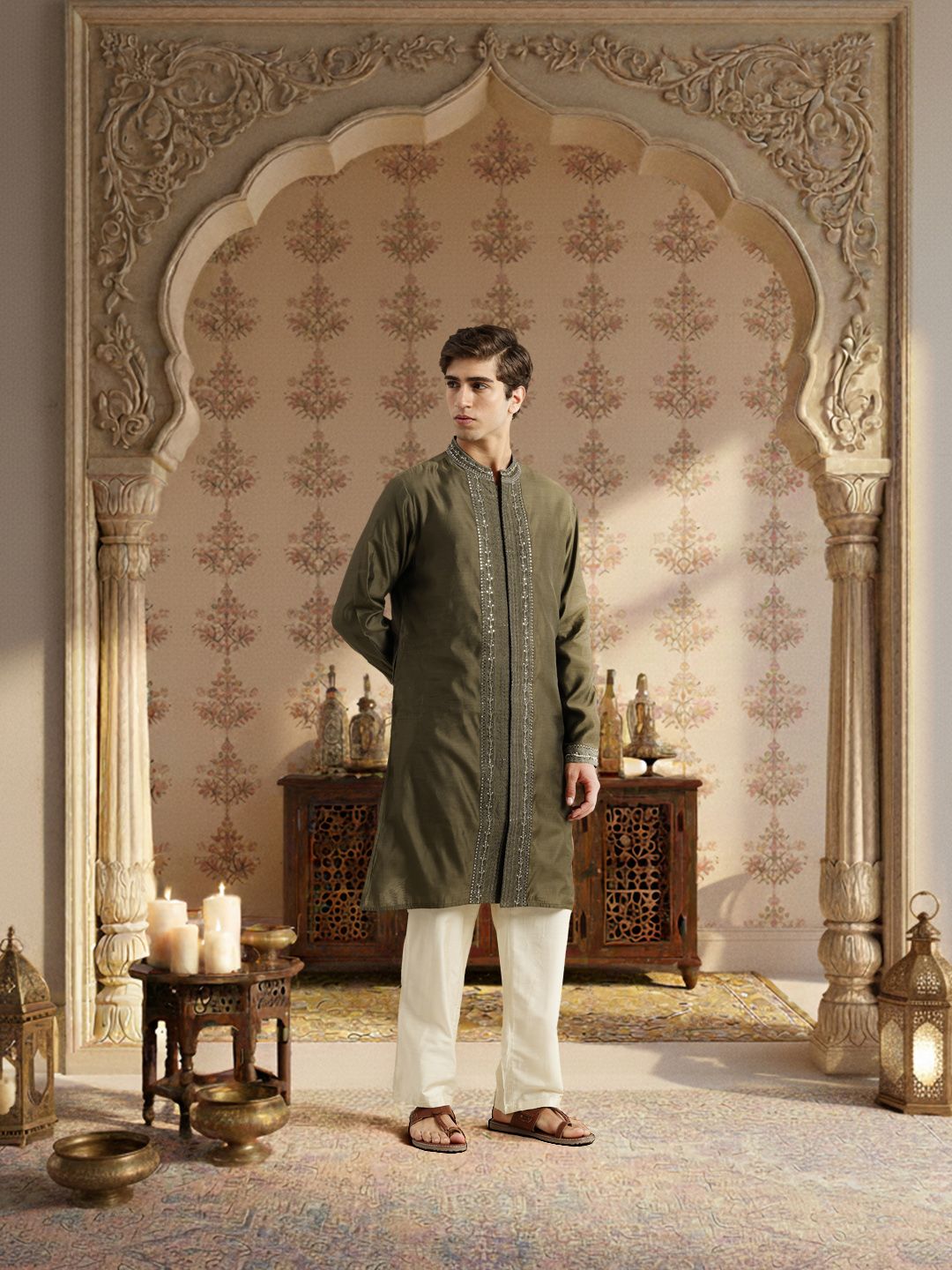 House of Pataudi Floral Embroidered Mandarin Collar Sequinned Jashn Straight Kurta-picture-20