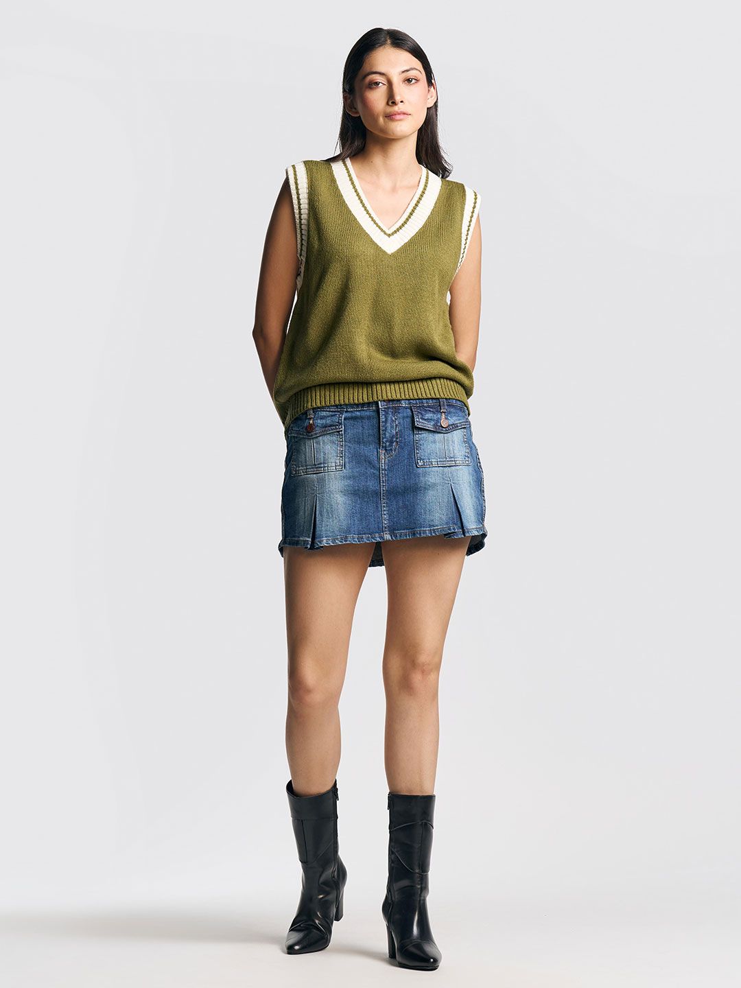 LOVEGEN Men Colourblocked Sweater Vest-picture-19