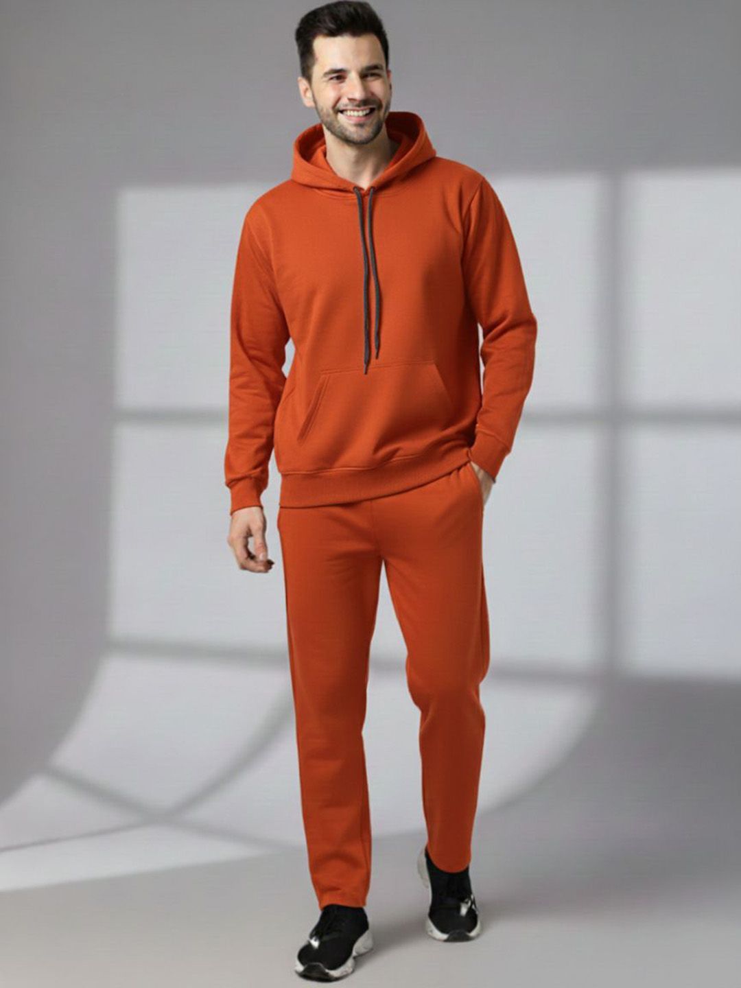 MACK JONNEY Hooded Long Sleeves Sweatshirt With Trackpant-image-33