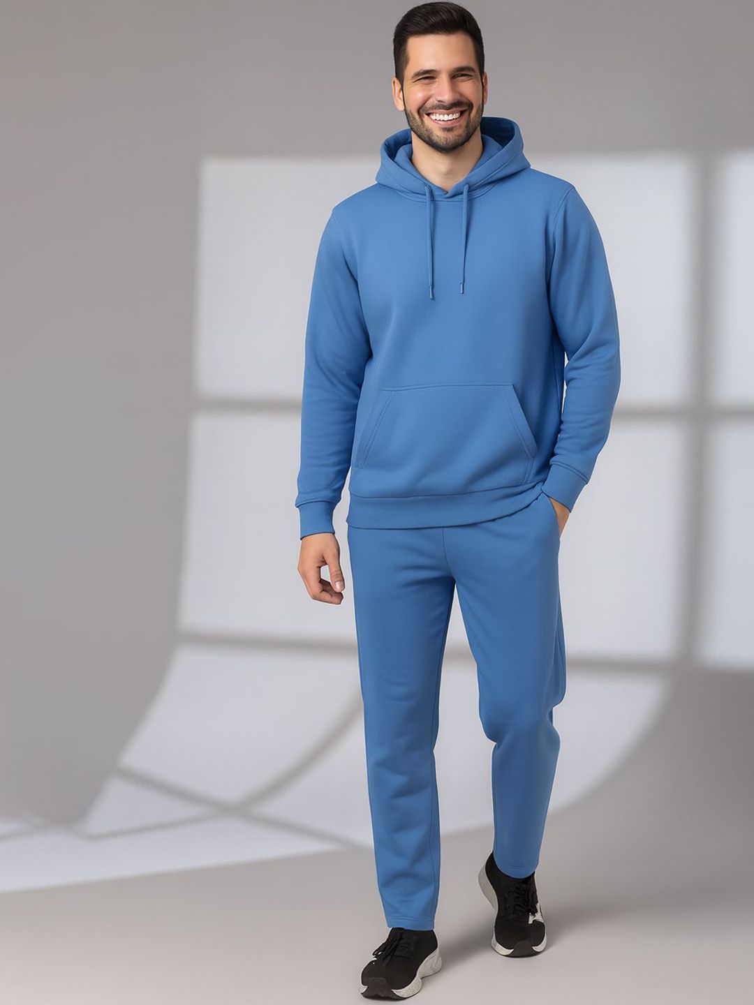 MACK JONNEY Men Solid Hooded Long Sleeves Tracksuit-picture-13