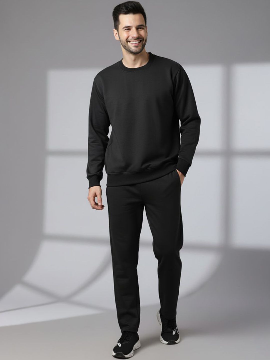 MACK JONNEY Round Neck Long Sleeves Sweatshirt With Trackpant-picture-45