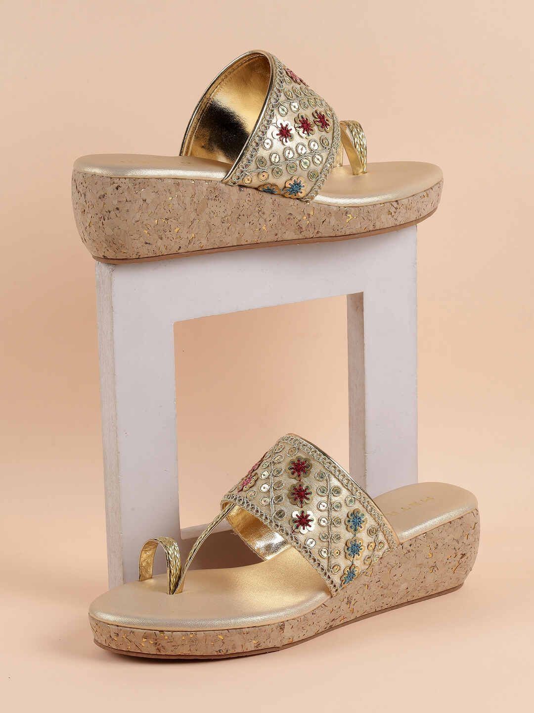 Metro Women Printed One Toe Flats-picture-20