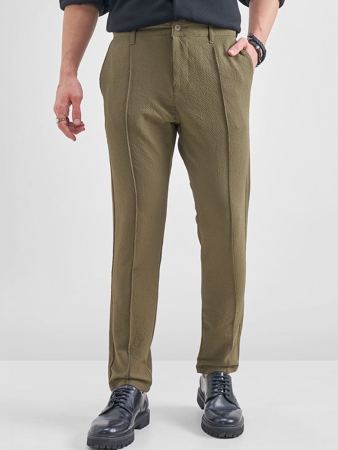 HIGHLANDER Men Solid Pleated Trousers-picture-21