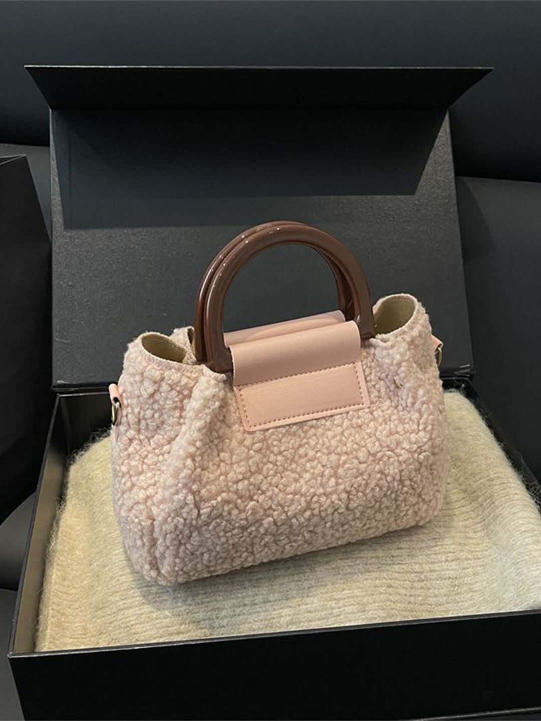 StyleCast x Revolte PU Structured Tote Bag-picture-38