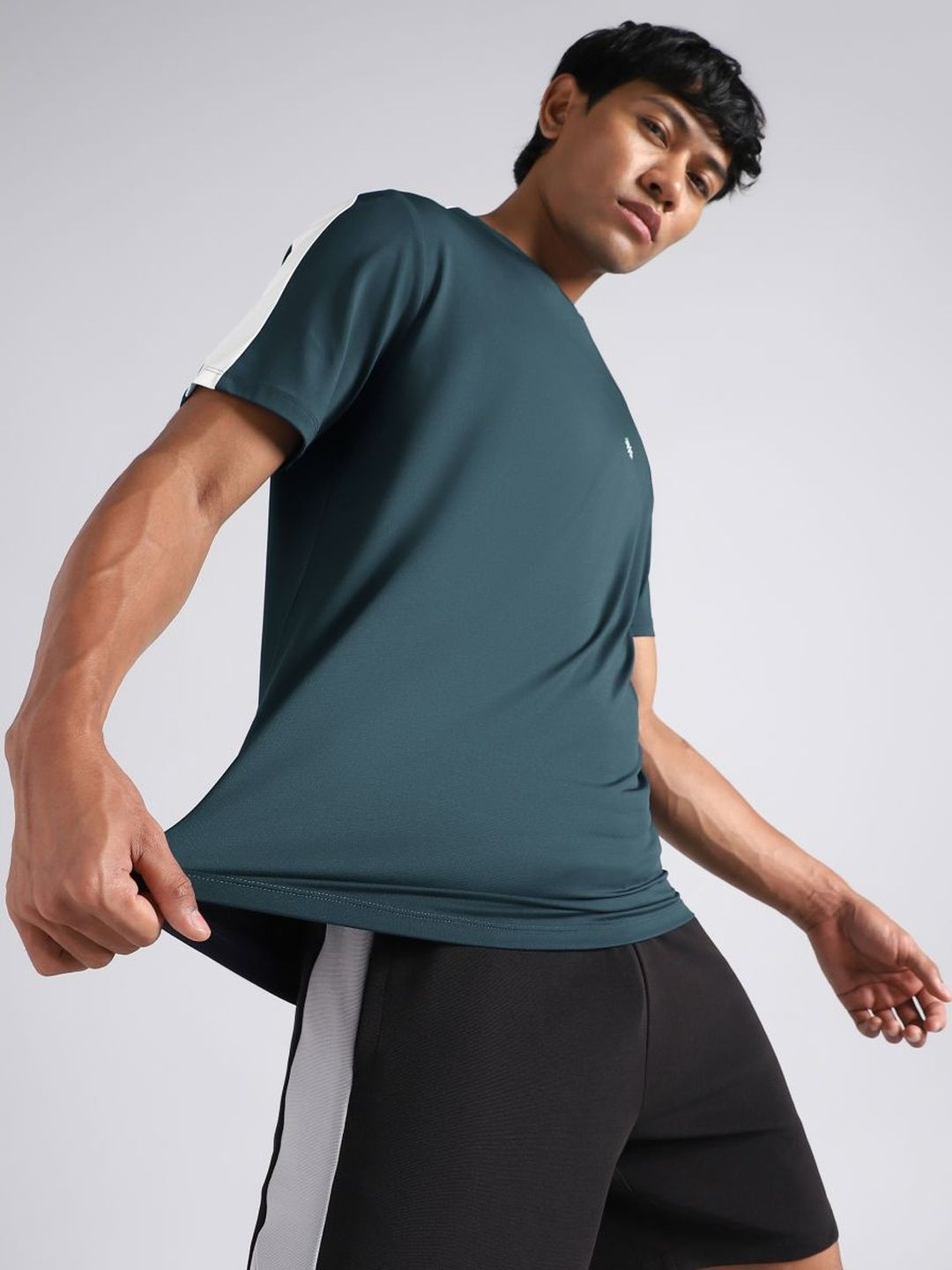 CULT Men Brand Logo Colourblocked Moisture Wicking T-shirt-picture-44