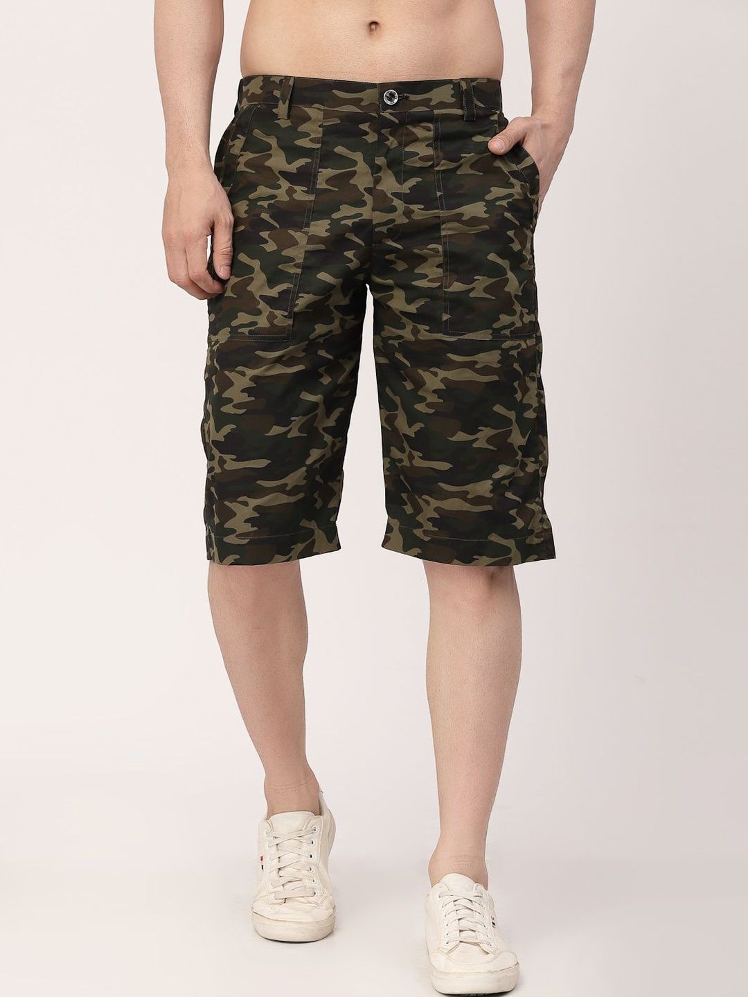 KLOTTHE Camouflage Printed Cotton Mid-Rise Cargo Shorts