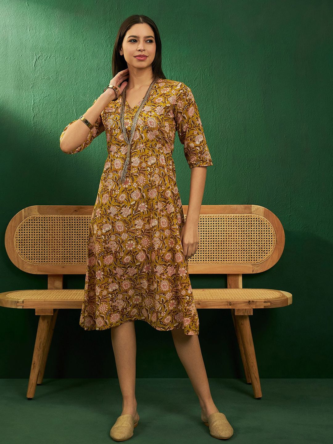 InWeave Floral Printed Tie-Ups V-Neck Cotton A-Line Dress-picture-11