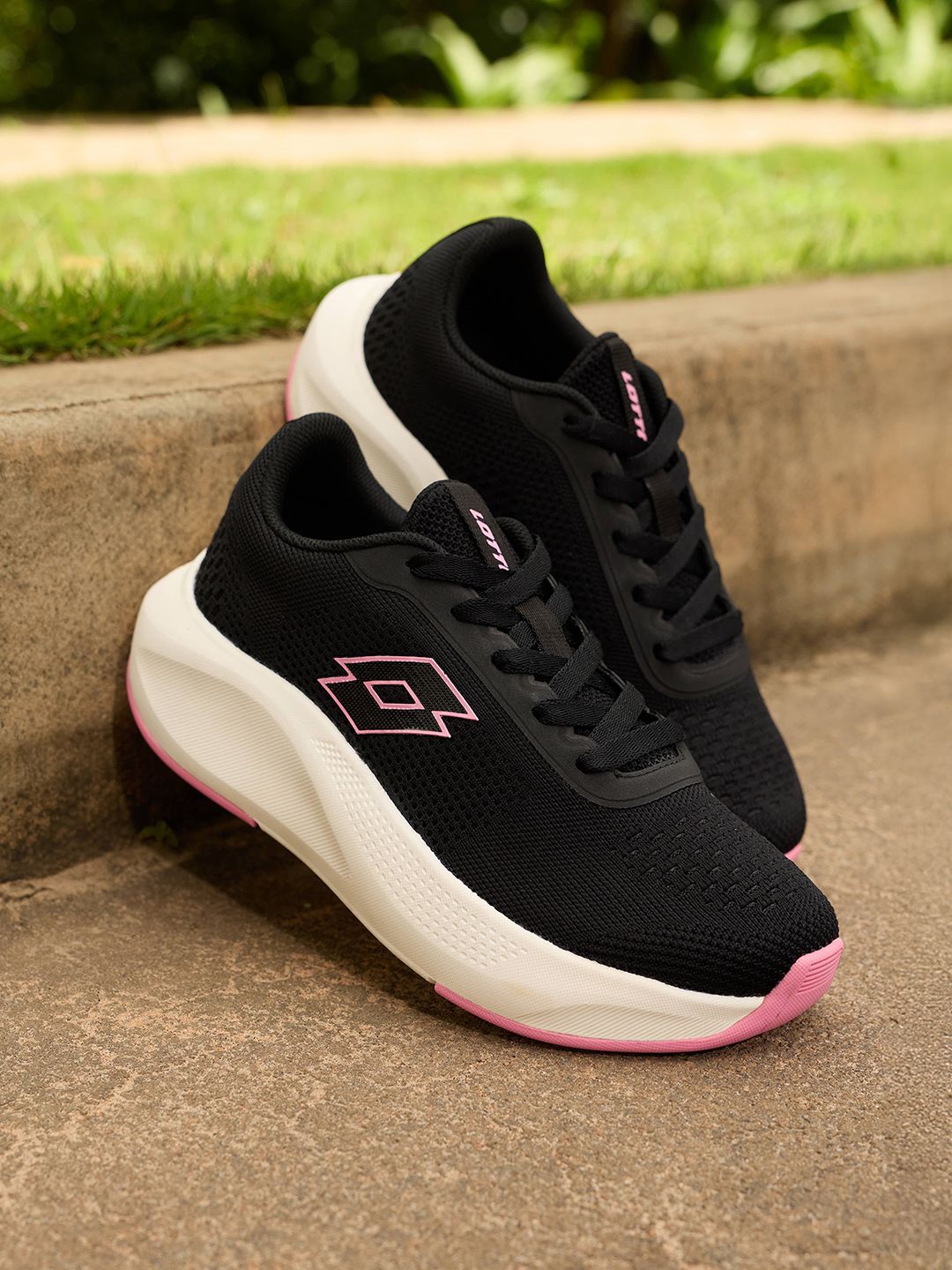 Lotto Women Xwift Knit Black Running Shoes