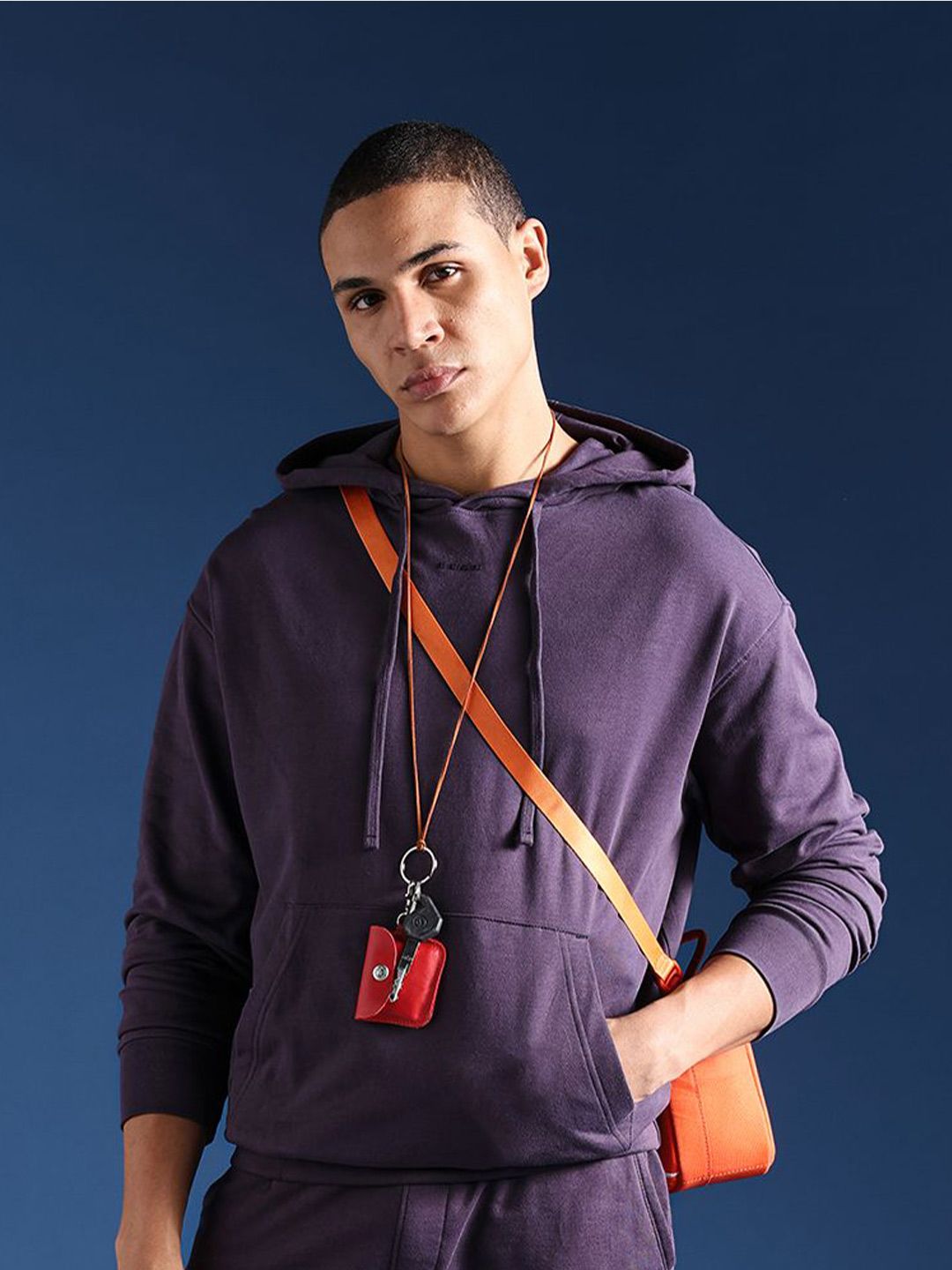 THE BEAR HOUSE Men Solid Cotton Relaxed Fit Hooded Sweatshirt