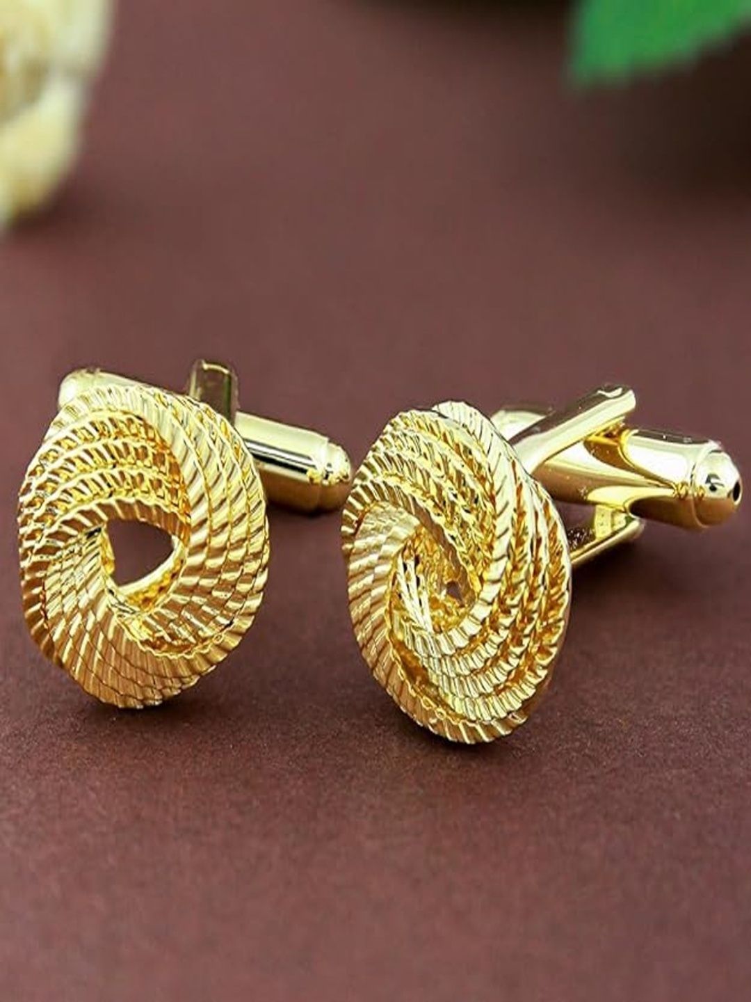 Curren Men Gold-Plated Embellished Cufflink-picture-49