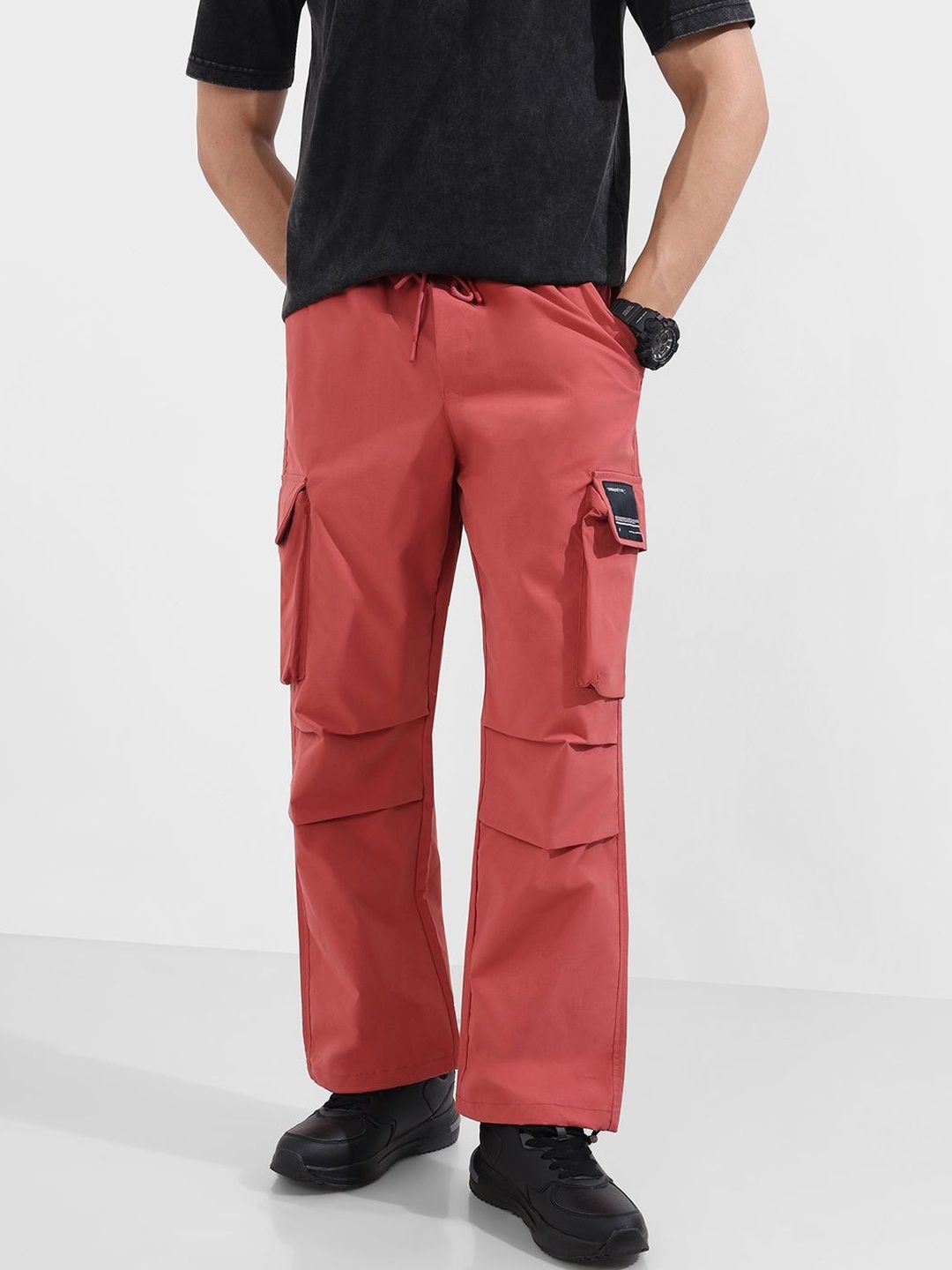 The Indian Garage Co Men Baggy Mid-Rise Cargos Trousers-image-20