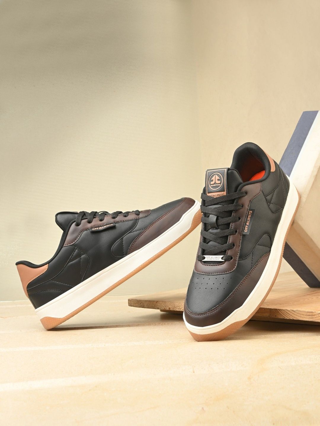 OFF LIMITS Men Colourblocked Round Toe Sneakers With Cushioned Footbed-image-35