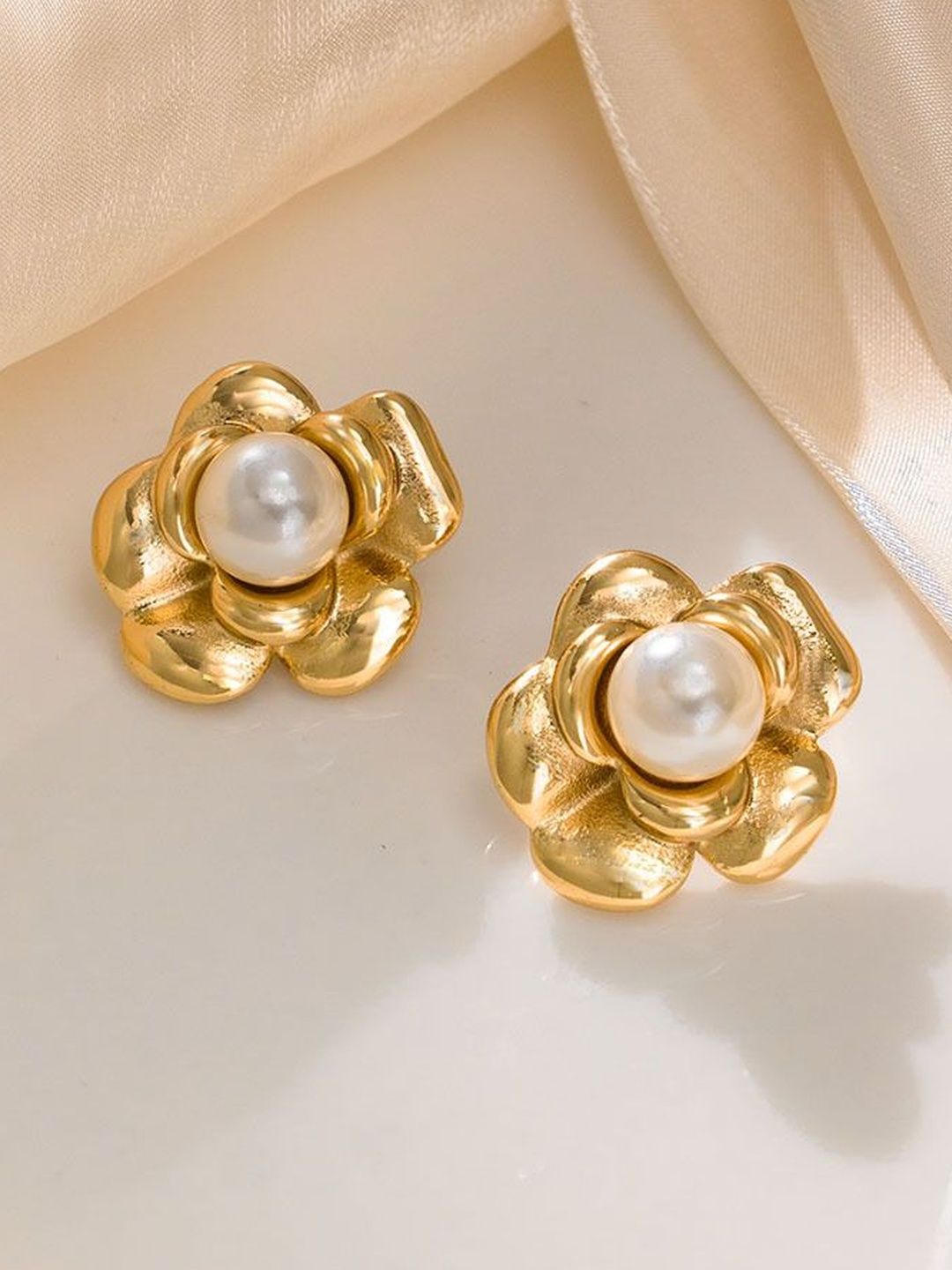 DIVASTRI Floral Studs Earrings-picture-19