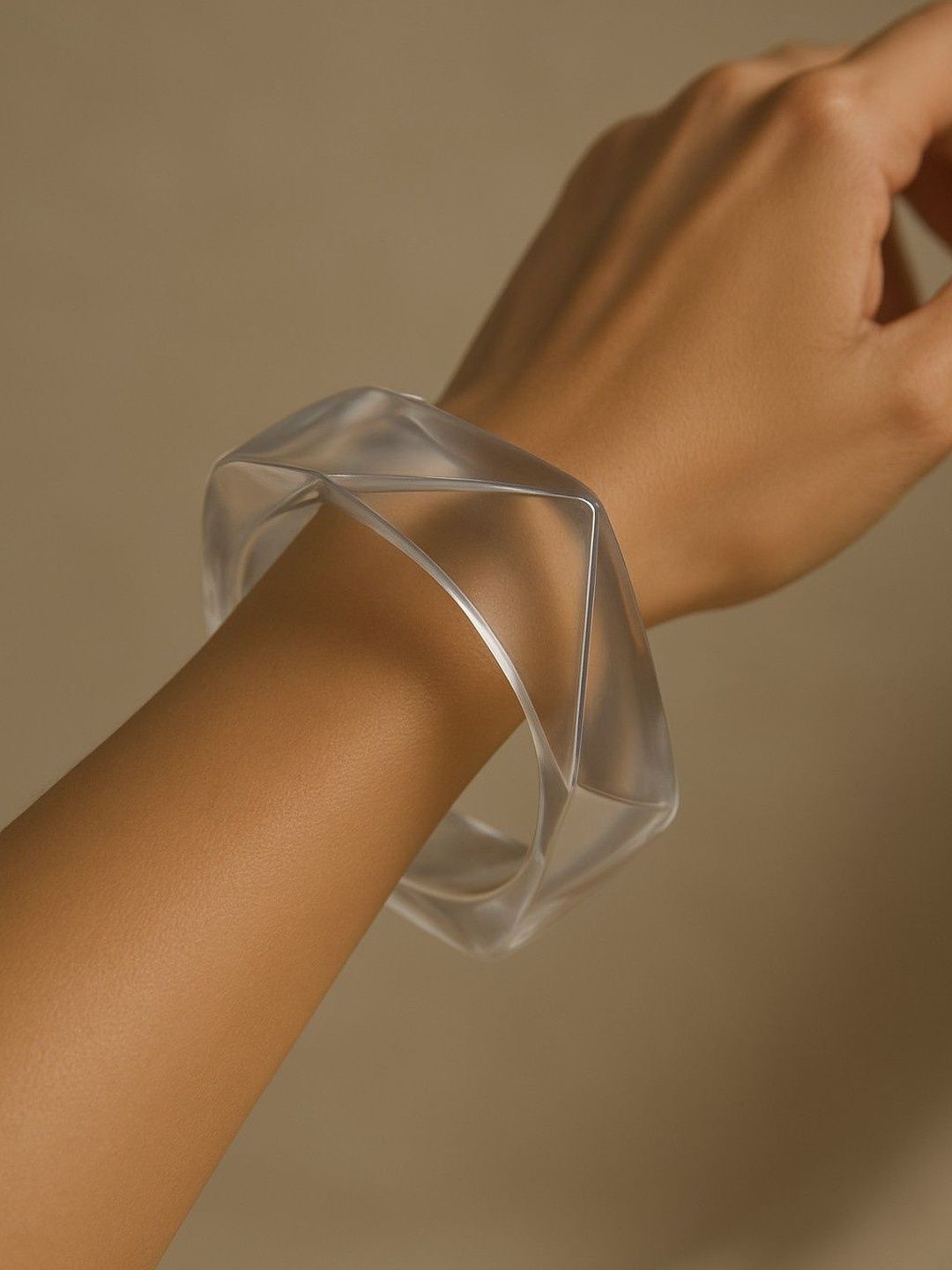 ATIBELLE Geometric-Shaped Glossy Resin Bangle