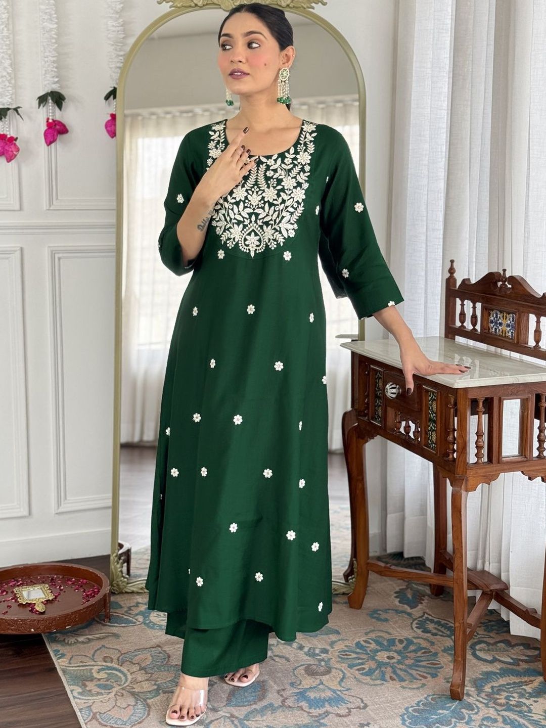 Women Floral Embroidered Regular Thread Work Kurta with Palazzos & With Dupatta