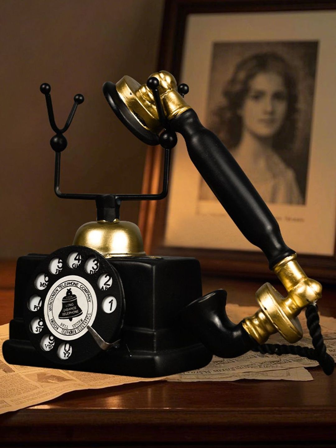 Flenzy Black Charming European Retro Telephone Curio Showpiece