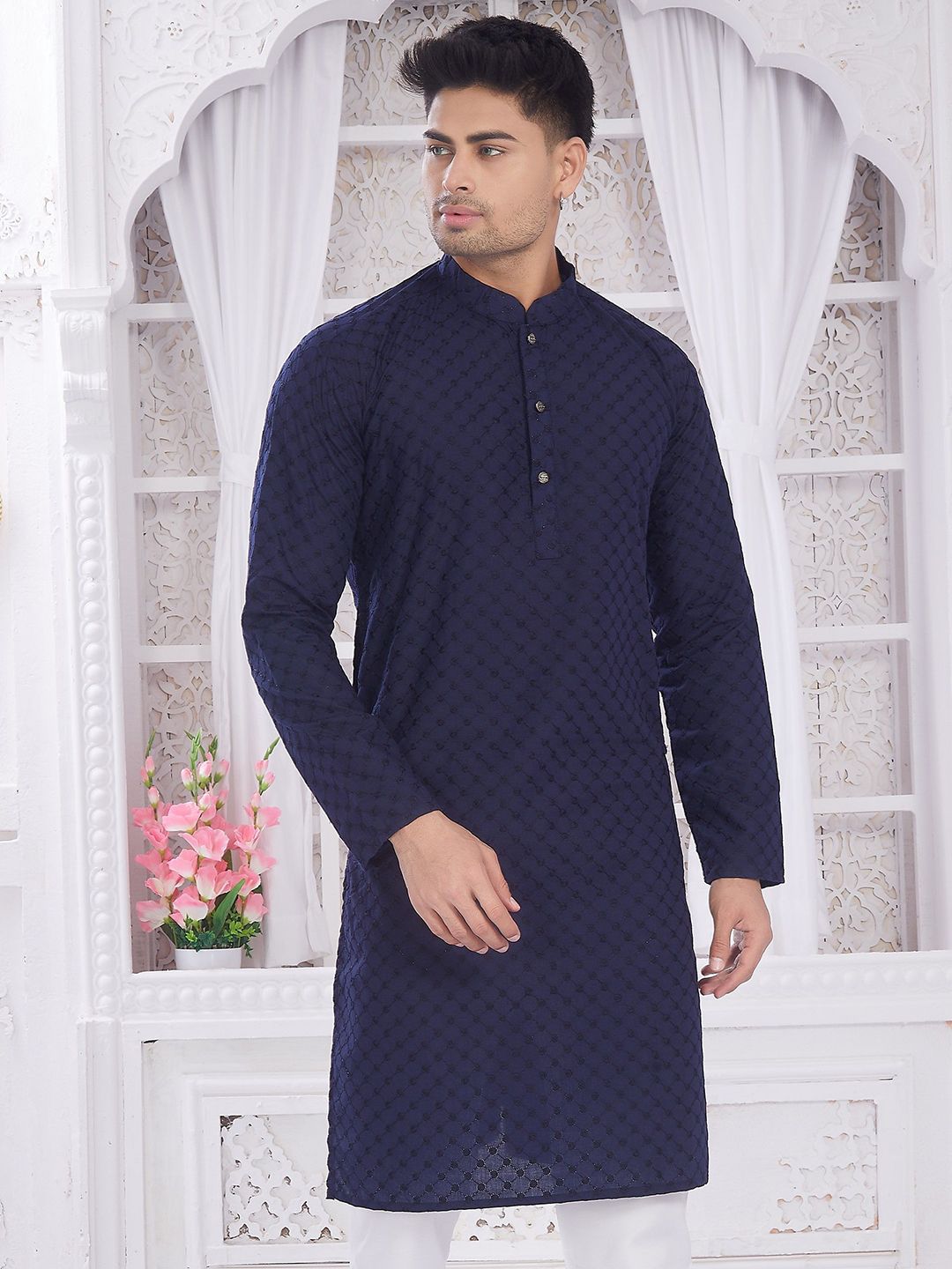 DIVISIVE Men Geometric Embroidered Mandarin Collar Kurta-picture-31