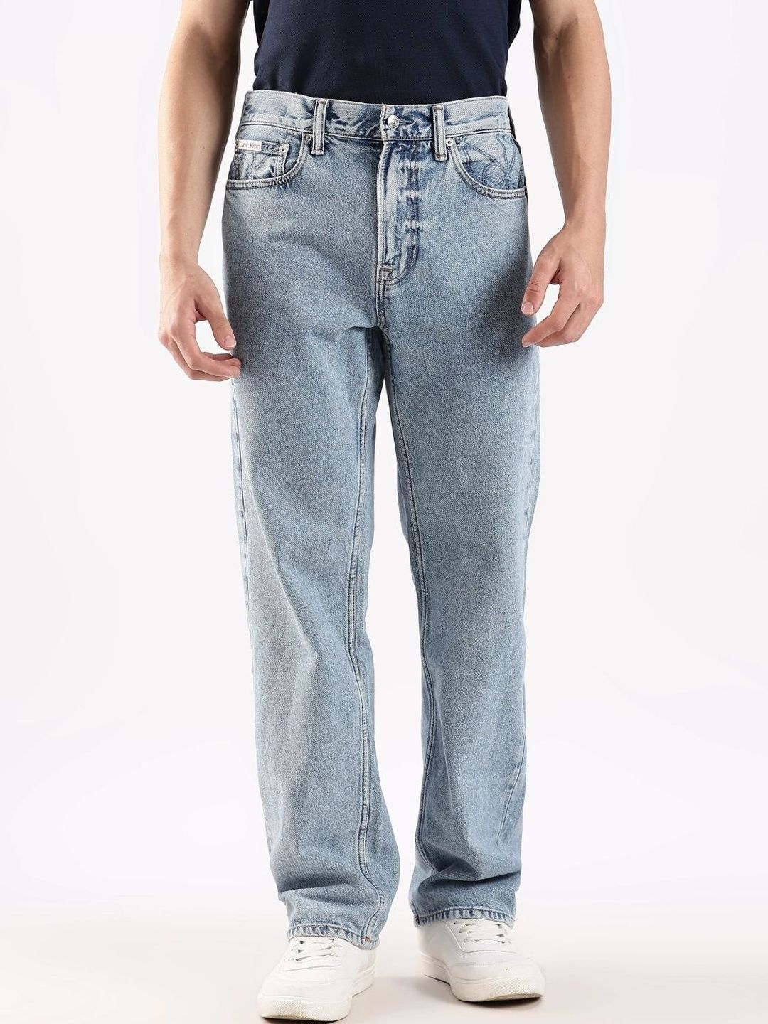 Calvin Klein Jeans Men Relaxed Fit Mid-Rise Light Fade Jeans-picture-33