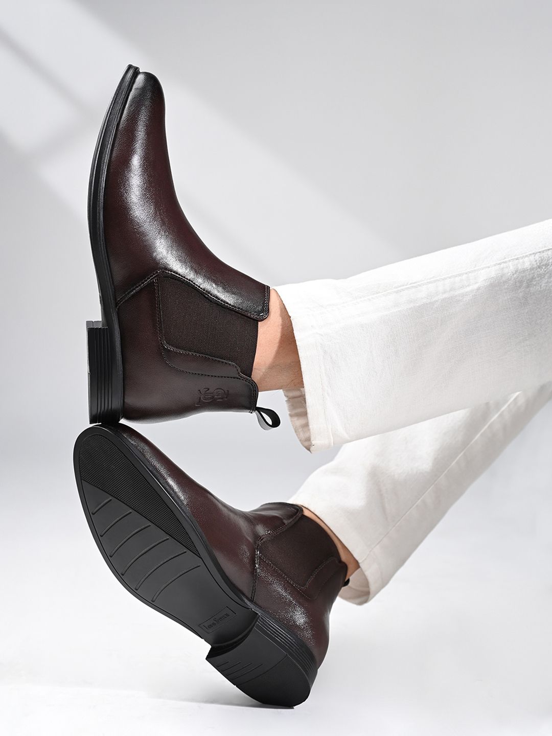 LOUIS STITCH Men Solid Mid Top Slip-On Chelsea Boots