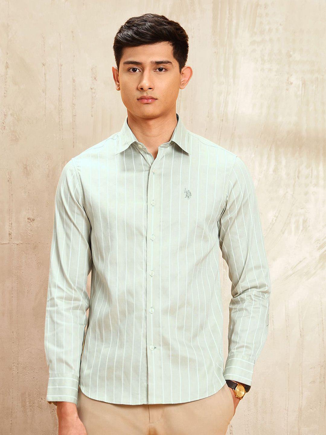 U.S. Polo Assn. Men Tailored Fit Vertical Striped Spread Collar Pure Cotton Casual Shirt-picture-35