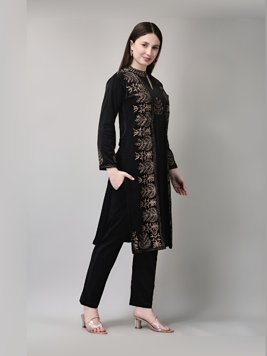 Embroidered Mandarin Collar Kurta & Trousers