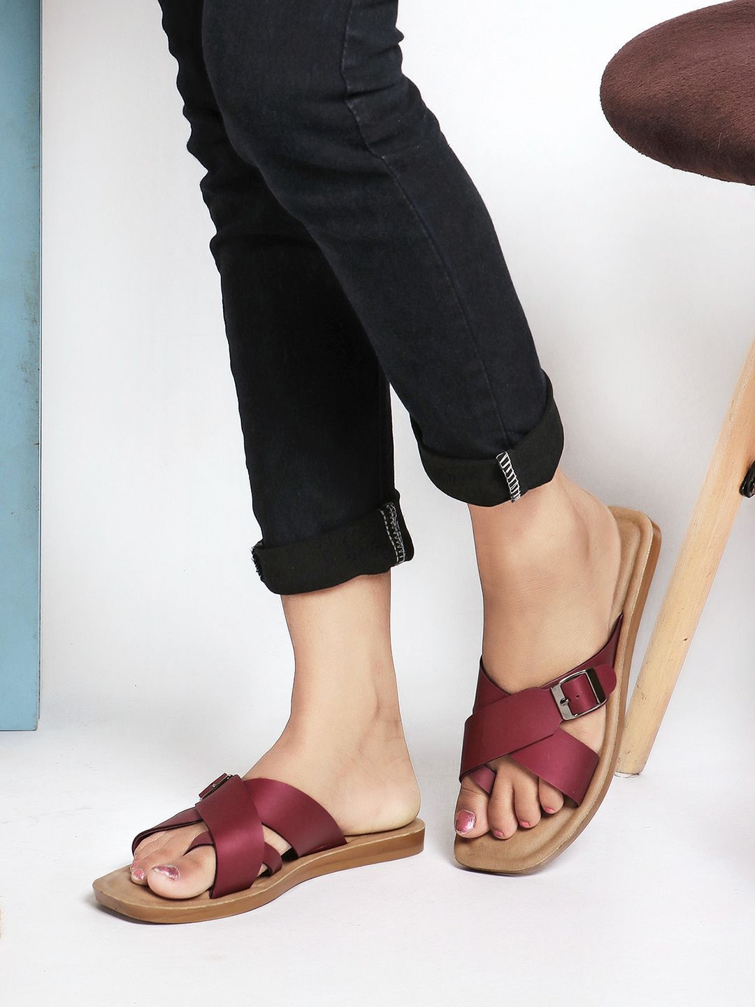 SCHOOZI Women Textured One Toe Flats-picture-15