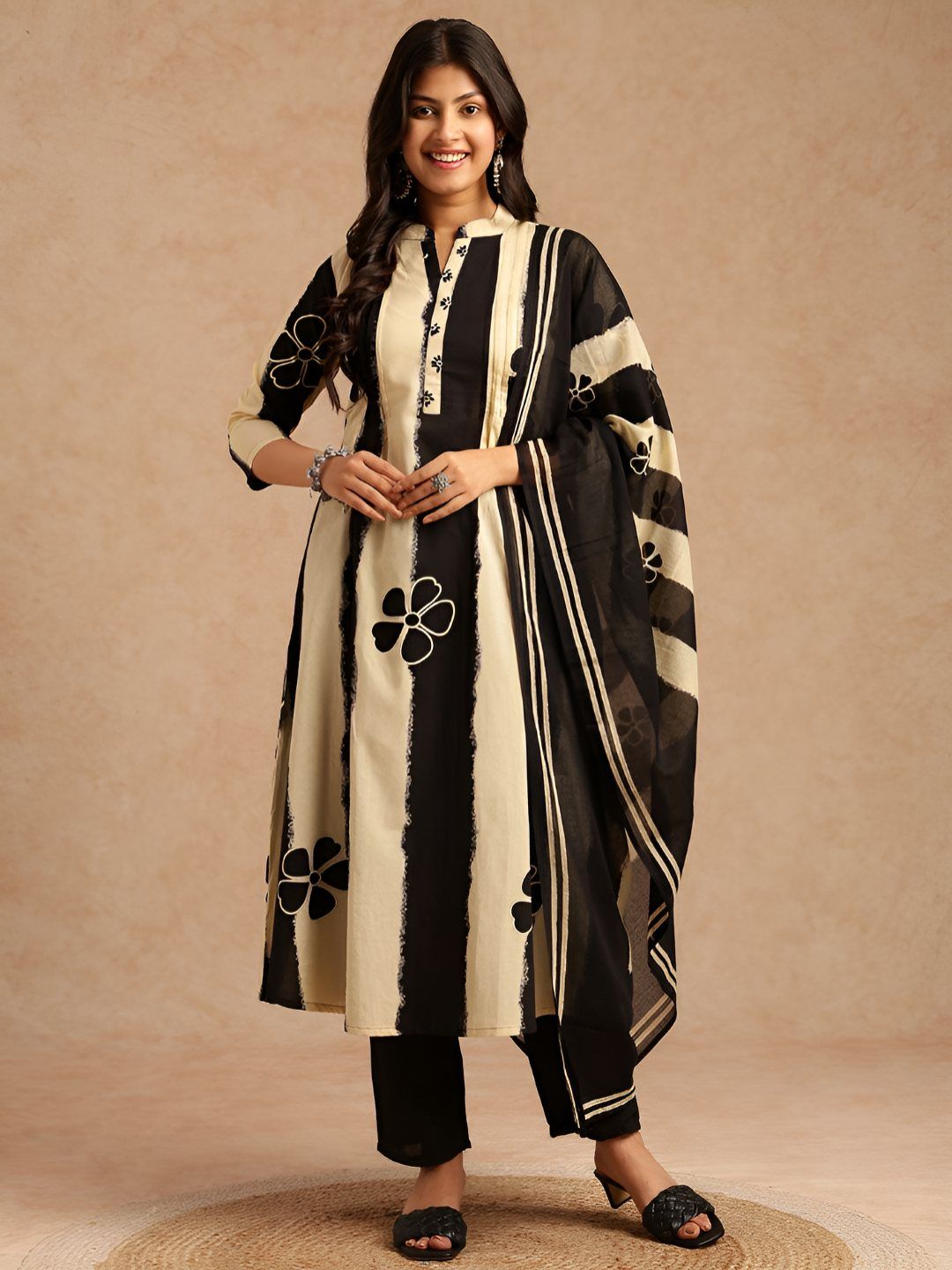 Vbuyz Women Floral Printed Cotton Kurta with Trousers & Dupatta-picture-29