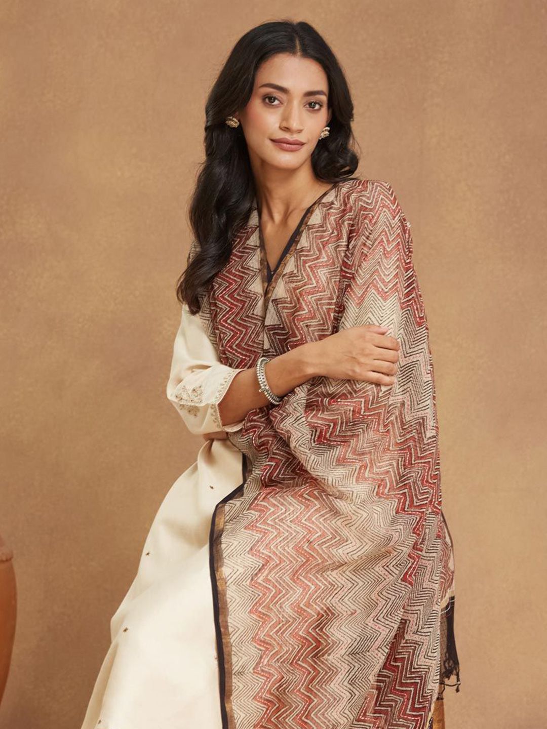 Fabindia Chevron Printed Cotton Silk Dupatta-picture-20