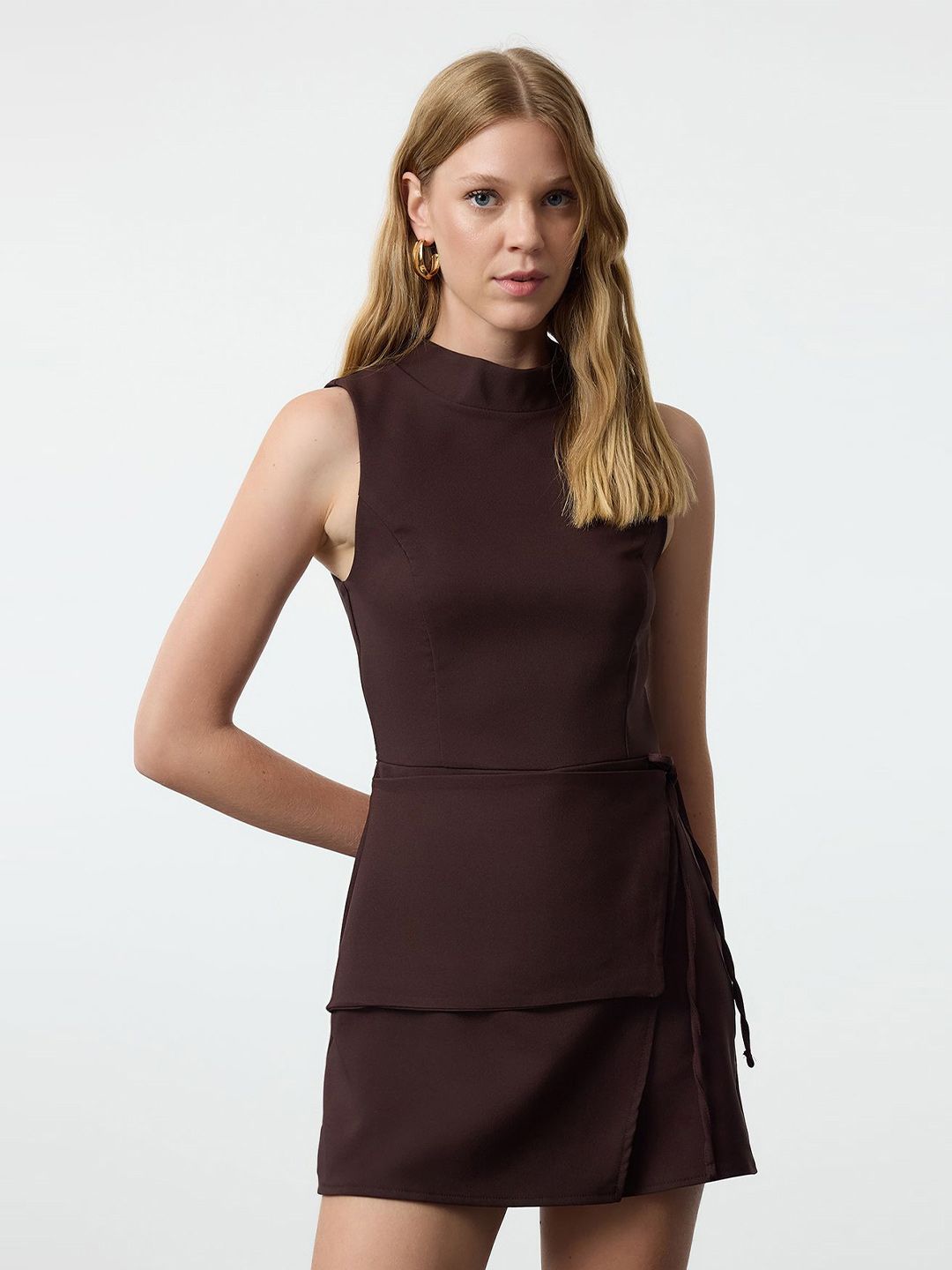 Trendyol Round Neck Sleeveless Playsuit-picture-23