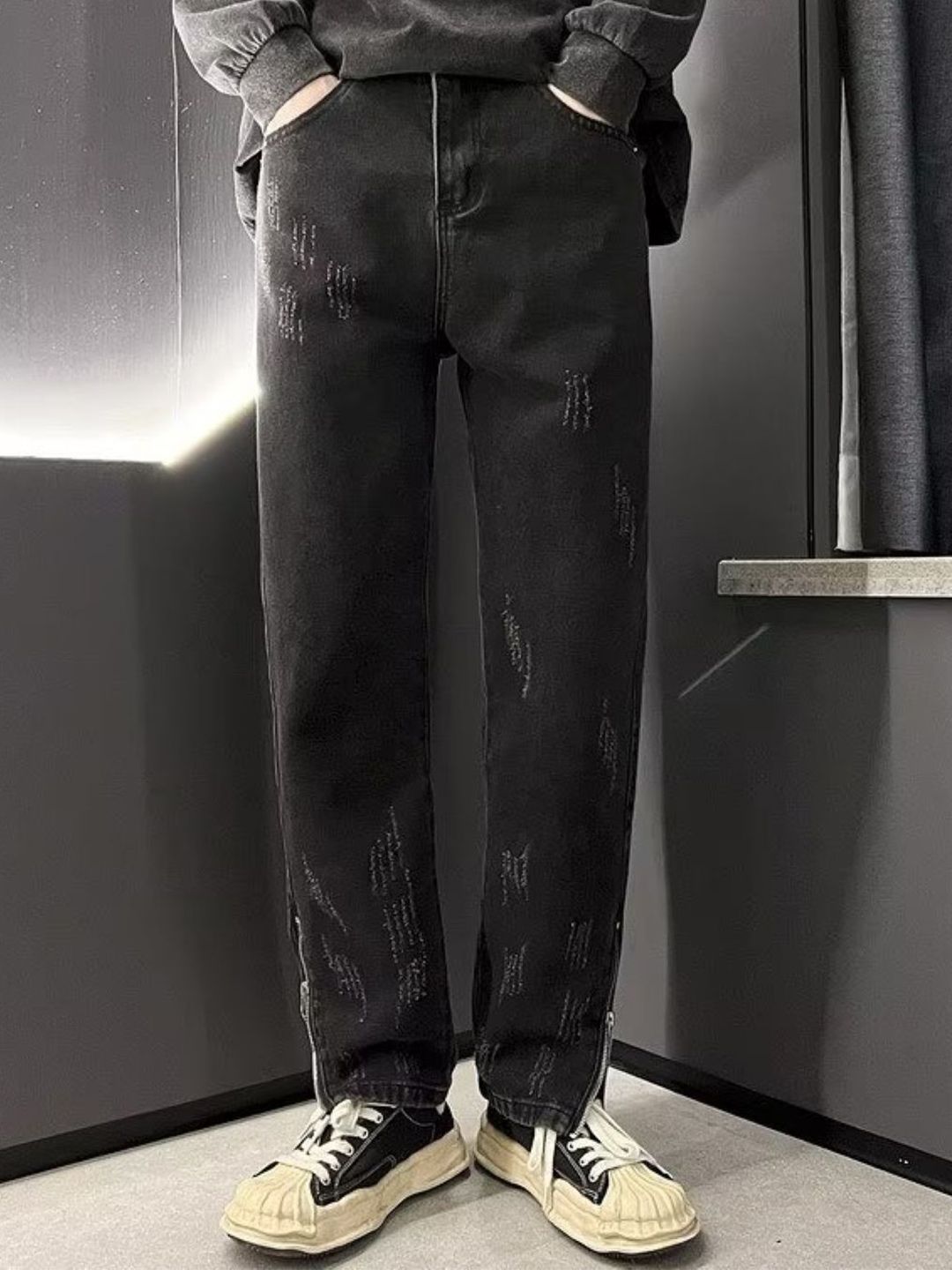 StyleCast Men Regular Fit Mid-Rise Mildly Distressed Cotton Jeans-picture-29