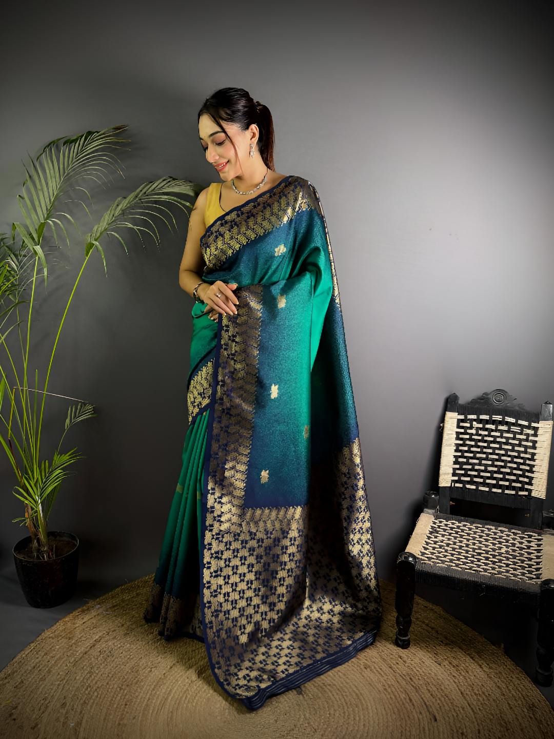 Munir Ethnic Motifs Woven Design Zari Banarasi Saree-picture-35