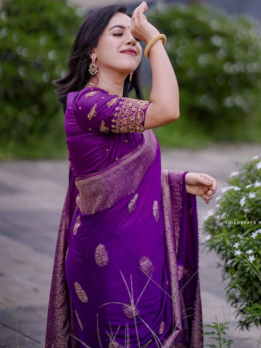 CANIZZARO Woven Design Zari Banarasi Saree-image-0