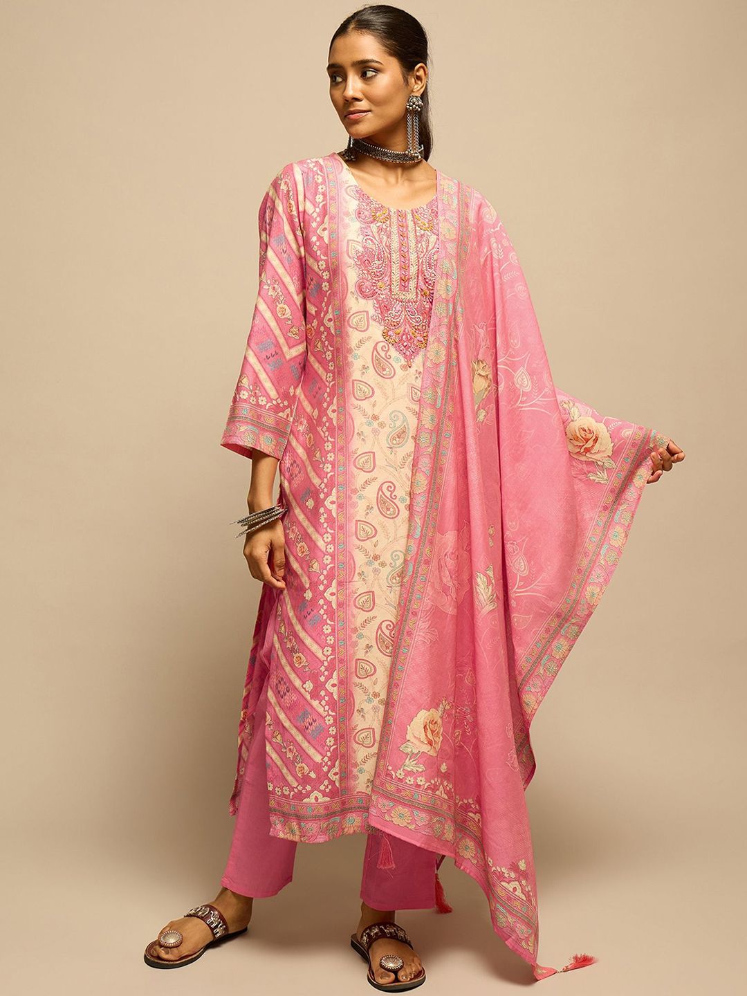 House of Pataudi Women Floral Embroidered Kurta With Trousers & Dupatta-picture-23