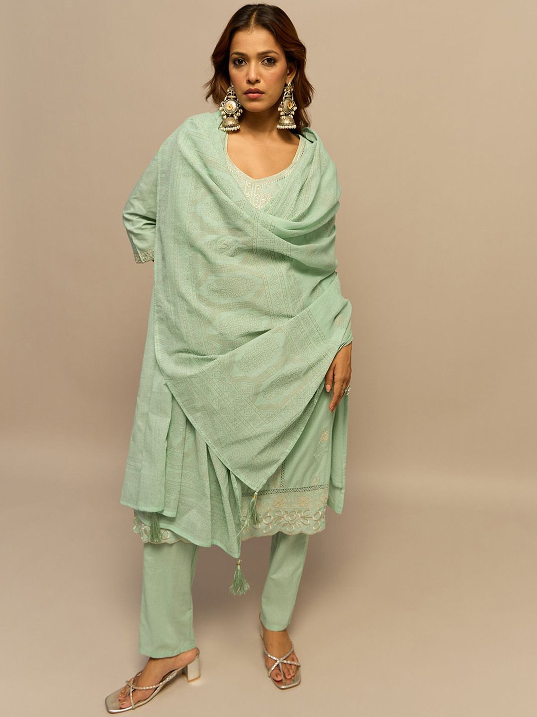 House of Pataudi Women Floral Embroidered Kurta with Trouser & Dupatta-picture-10