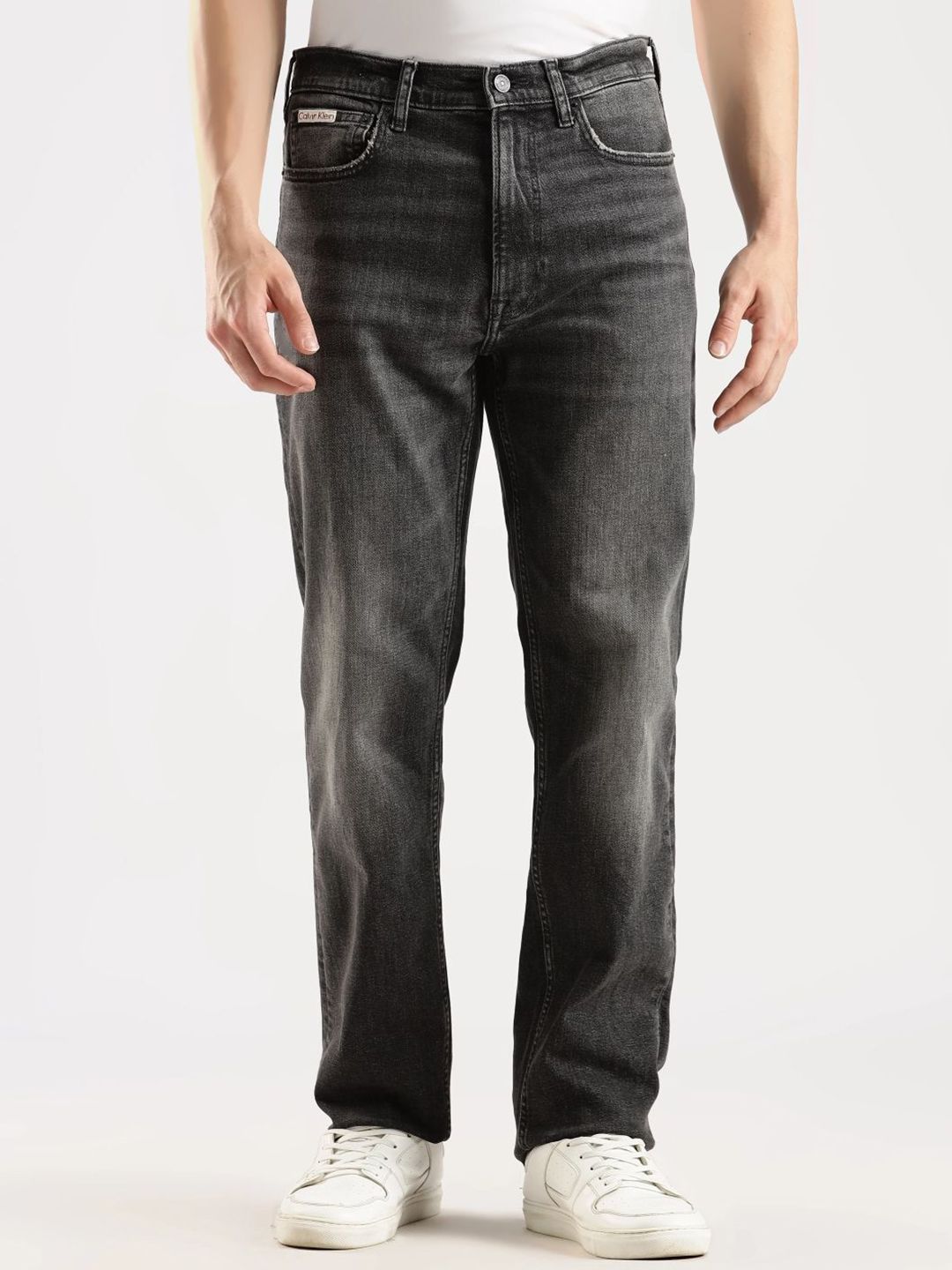 Calvin Klein Jeans Men Regular Fit Mid-Rise Light Fade Jeans-picture-31