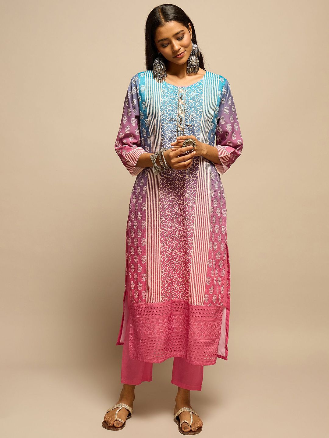 House of Pataudi Women Floral Embroidered Round Neck Kurta with Trousers & Dupatta-picture-26