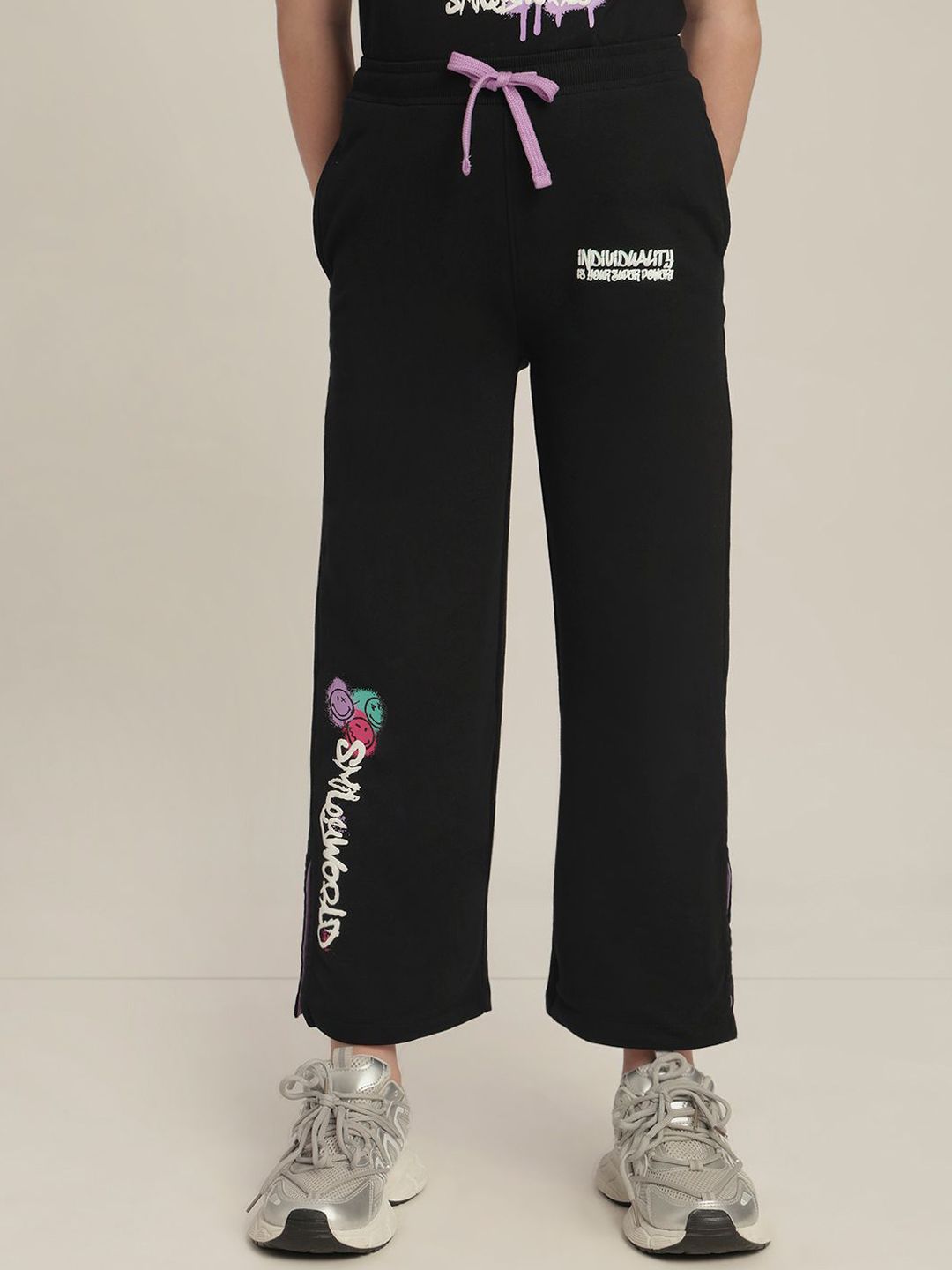 Vero Moda Girls Smiley Typography Printed Relaxed Fit Trousers