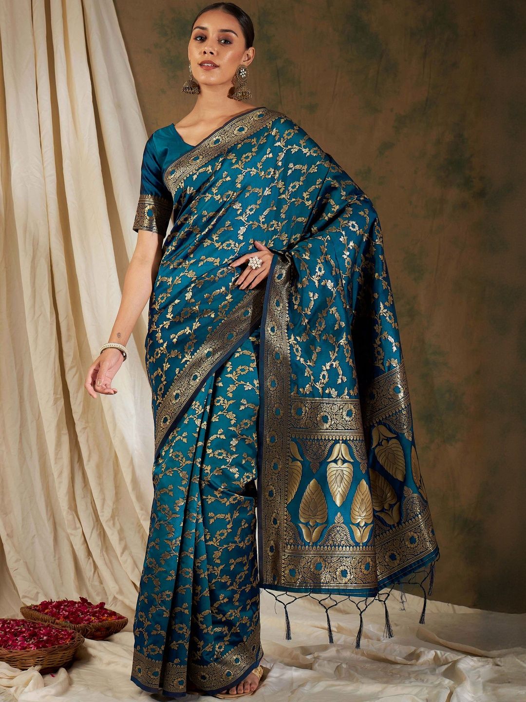 Desi Fusion Ethnic Motifs Woven Design Zari Saree-picture-23