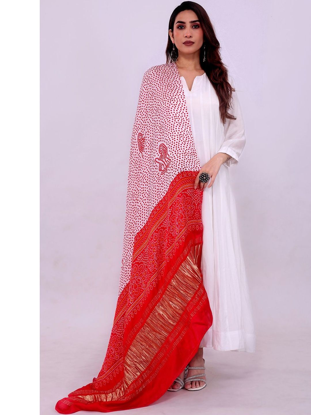 Desibutik Women Printed Silk Dupatta-picture-10